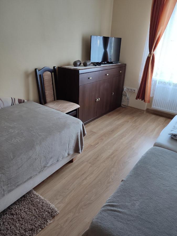 Barnabas Rusnak V Sukromi Apartment