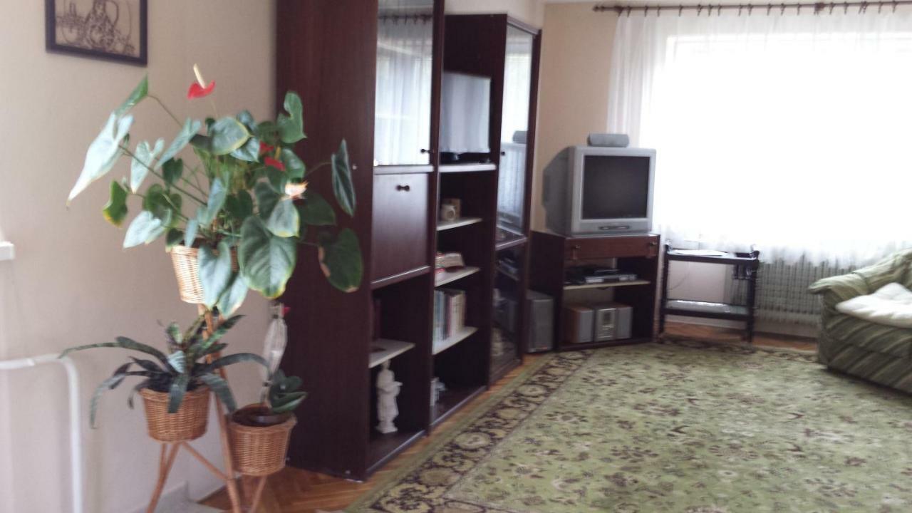 Barnabas Rusnak V Sukromi Apartment *